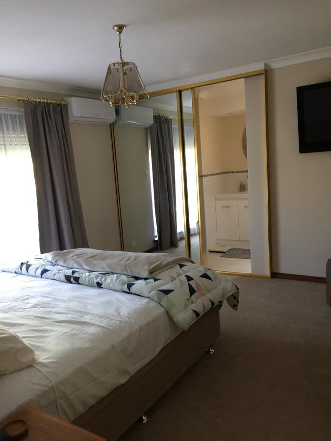 Murdoch Station Bed & Breakfast 퍼스 외부 사진